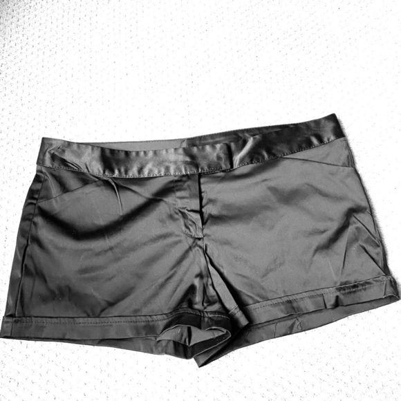 Black Satin-Like Shorts with Pockets - Picture 2 of 7